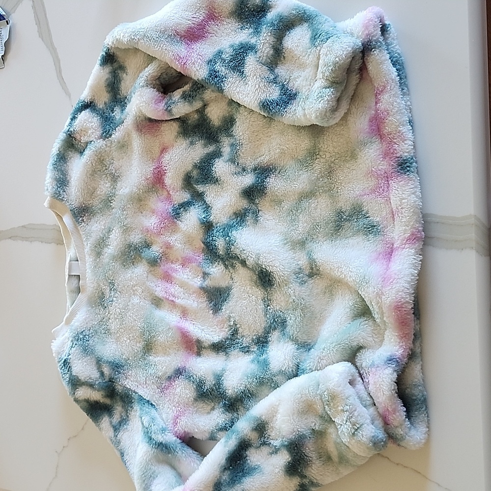 Fuzzy sweatshirt and Pants - L 10/12